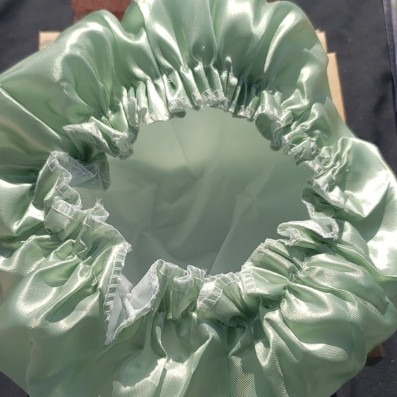Livegreen Shower Cap (Recycle Me) 3 for $10 - Picture 2 of 3